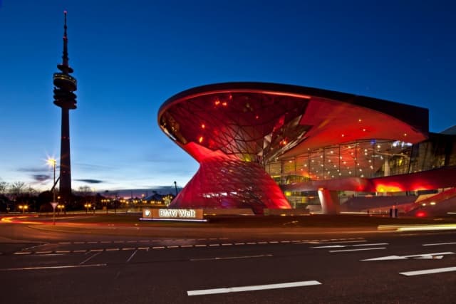 BMW Welt idegenvezetéssel