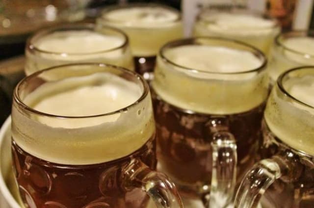 3 fogásos sörvacsora Prága hangulatos éttermében