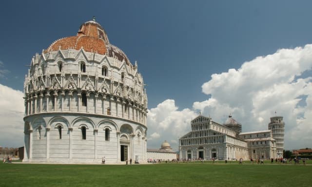 Pisa- Dóm, Camposanto és Keresztelőkápolna