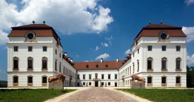 Esterházy-kastély-Pápa