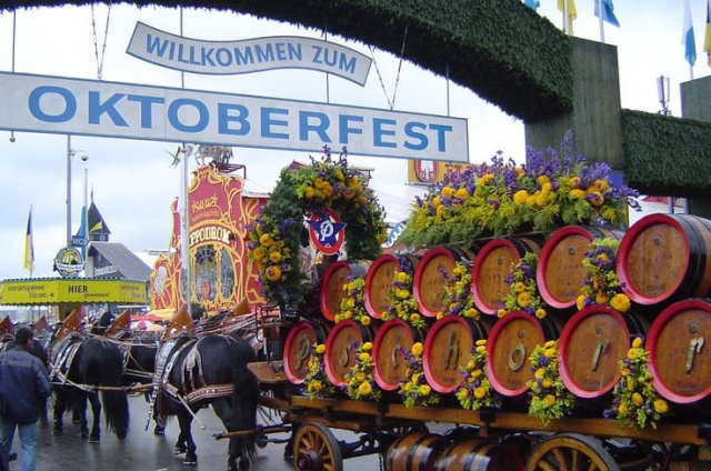 Söröshordók az Oktoberfesten